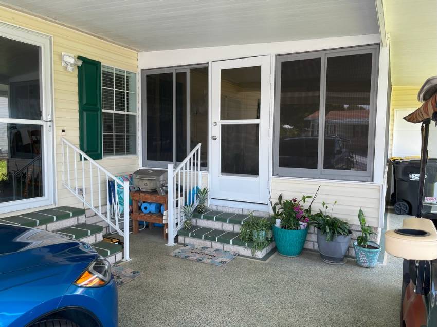 2408 Crooked Stick Drive a Winter Haven, FL Mobile or Manufactured Home for Sale